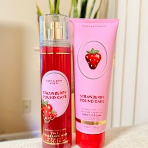 Bath & Body Works Strawberry Pound Cake Set